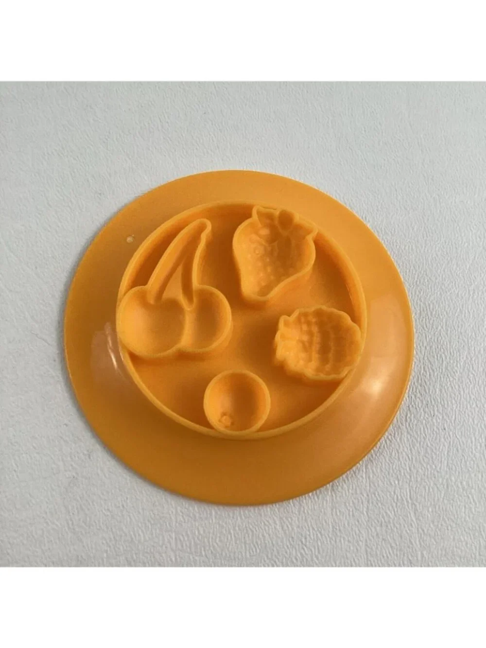 Play-Doh Kitchen Creations Spinning Treats Mixer Mold Press Hasbro 2017 Toy